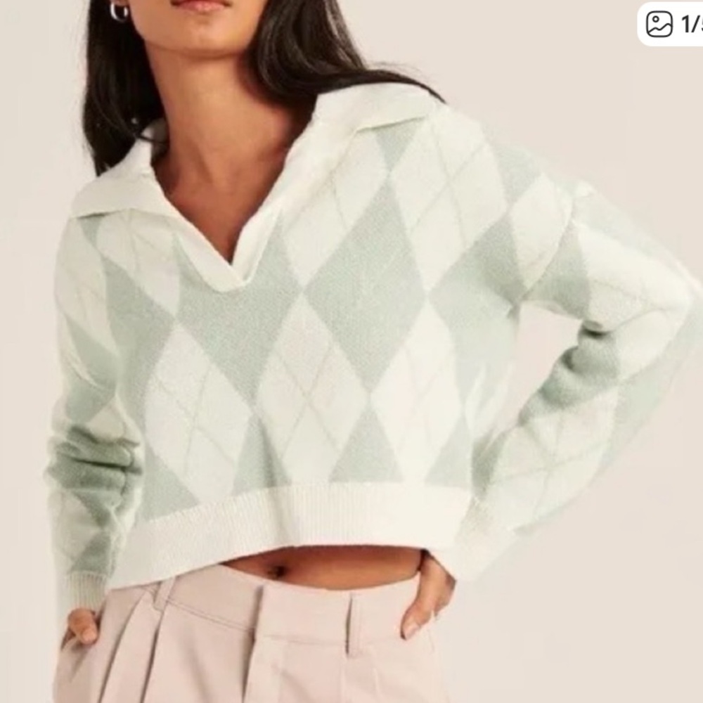 Abercrombie & Fitch Light Green Argyle V-Neck Sweater